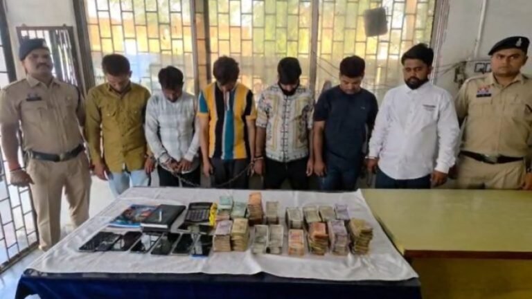 image_870x_69d933f73e345